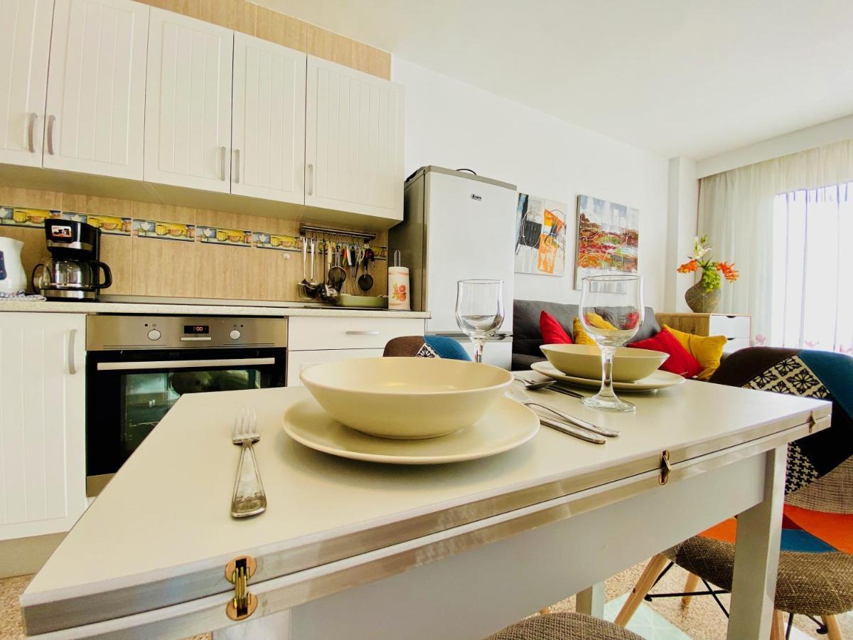Orange And White Apartment In Yumbo Сан-Бартоломе Экстерьер фото