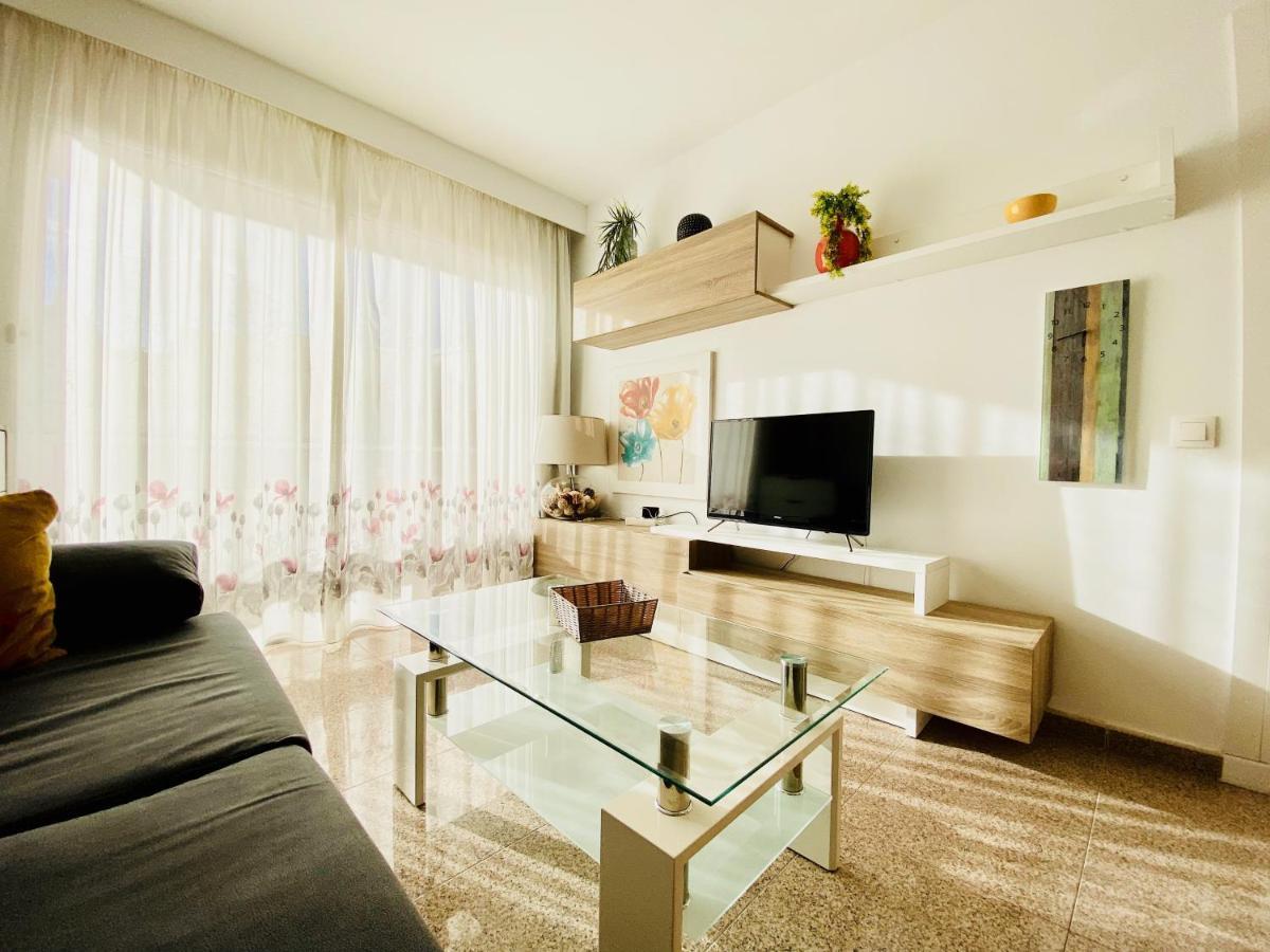Orange And White Apartment In Yumbo Сан-Бартоломе Экстерьер фото