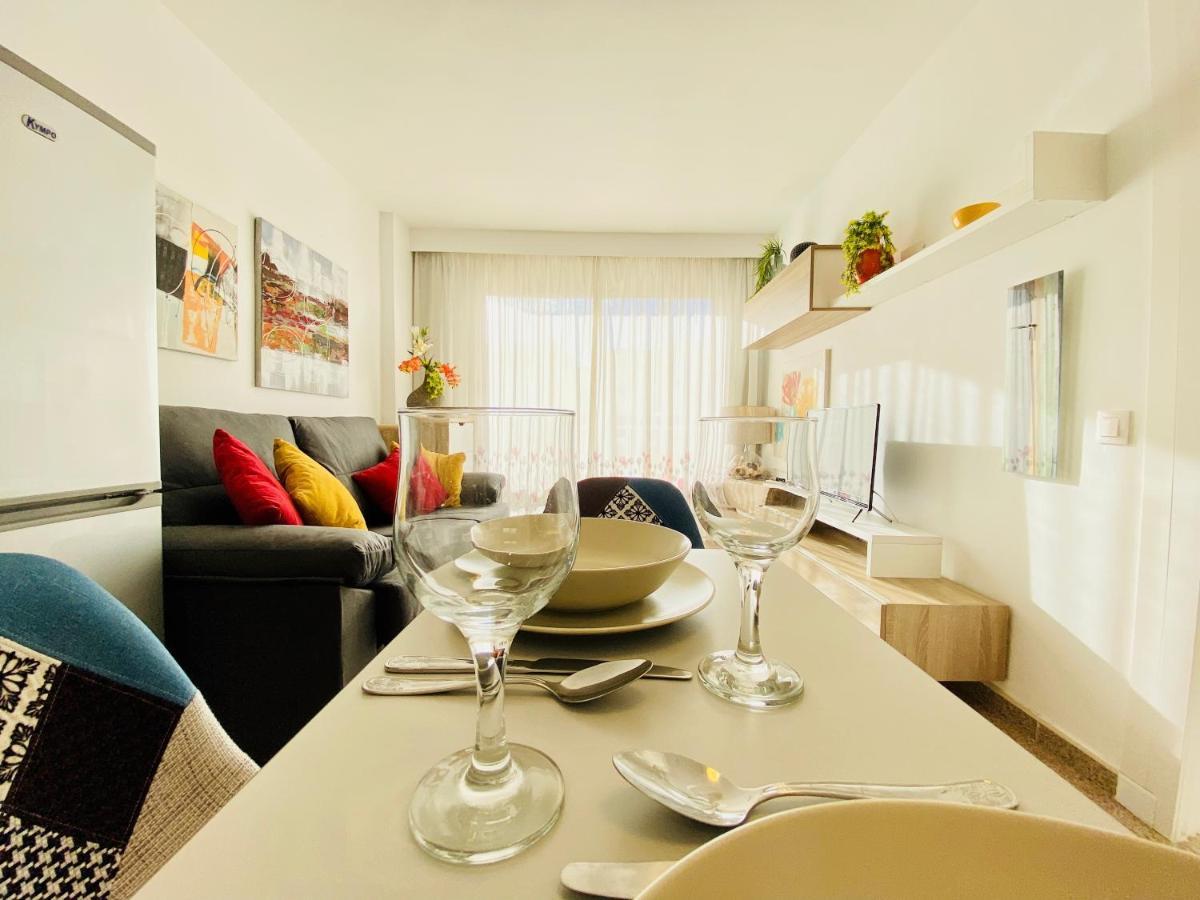 Orange And White Apartment In Yumbo Сан-Бартоломе Экстерьер фото