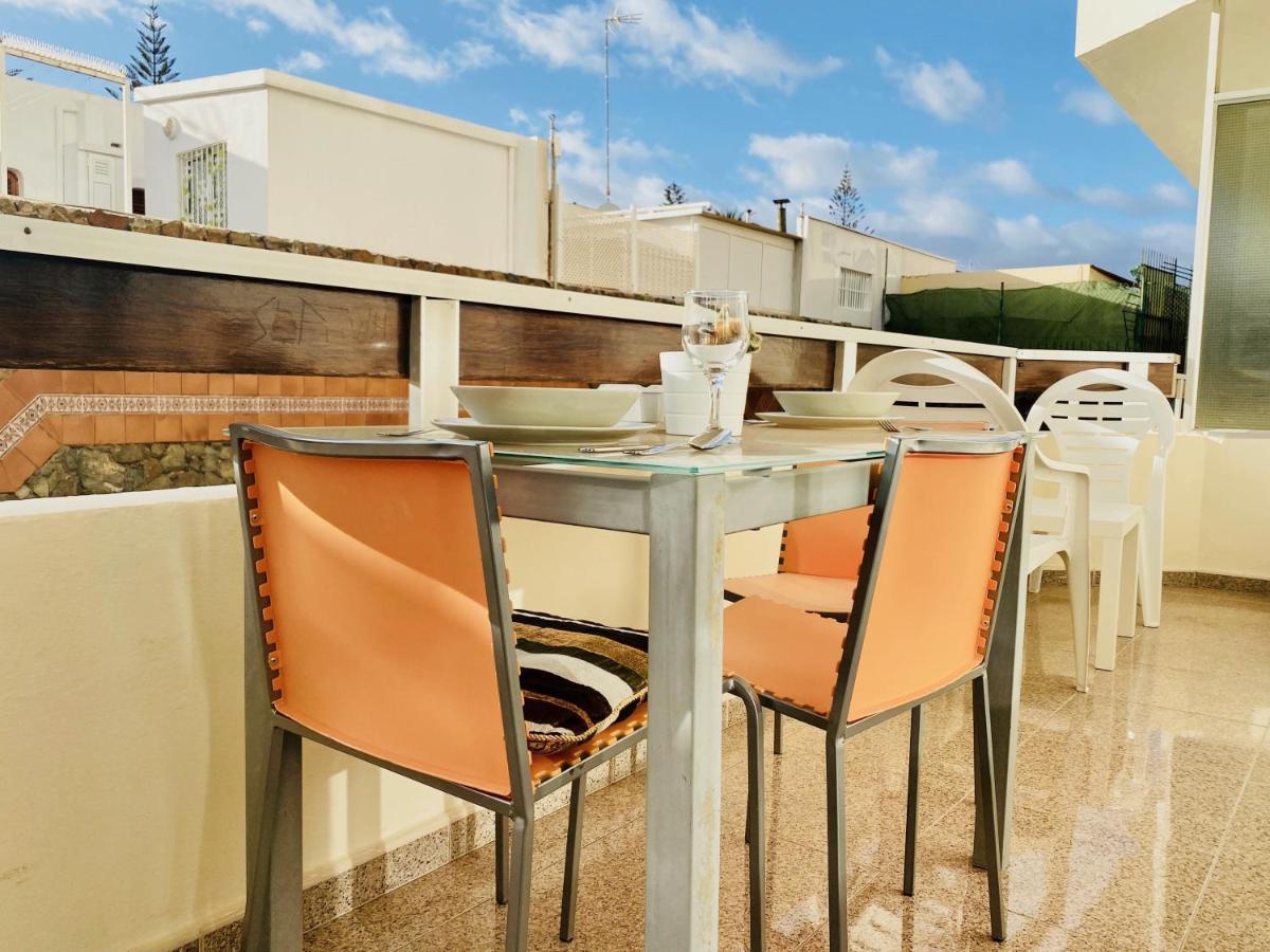 Orange And White Apartment In Yumbo Сан-Бартоломе Экстерьер фото